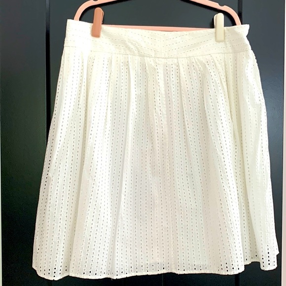 Liz Claiborne White Eyelet Skirt w/White Lining. Generous zipper. Size 18 - Picture 1 of 12